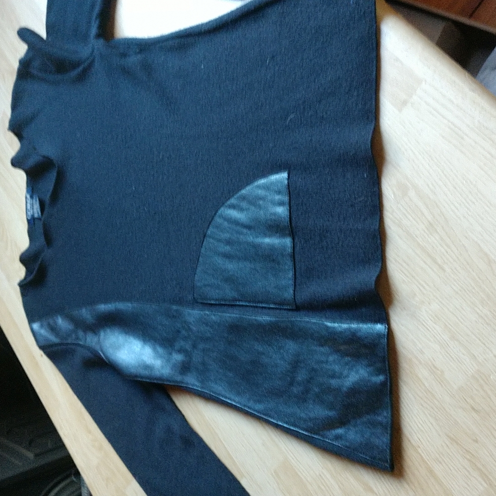 Clorinda Sweater S black with black leather details